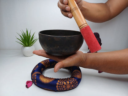 Antique Singing Bowl 5 inch Bowl Handmade Tibetan Singing Bowl of Yoga, Meditation, Chakra Healing, Hand Carved Antique Healing Singing bowl