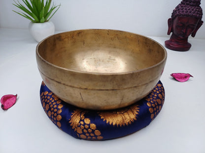 Antique Hand-Hammered Singing Bowl,Handmade Tibetan Singing Bowl ForYoga, Meditation, Chakra Healing, Antique Healing Singing bowl