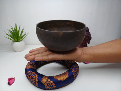 Antique Singing Bowl 5 inch Bowl Handmade Tibetan Singing Bowl of Yoga, Meditation, Chakra Healing, Hand Carved Antique Healing Singing bowl