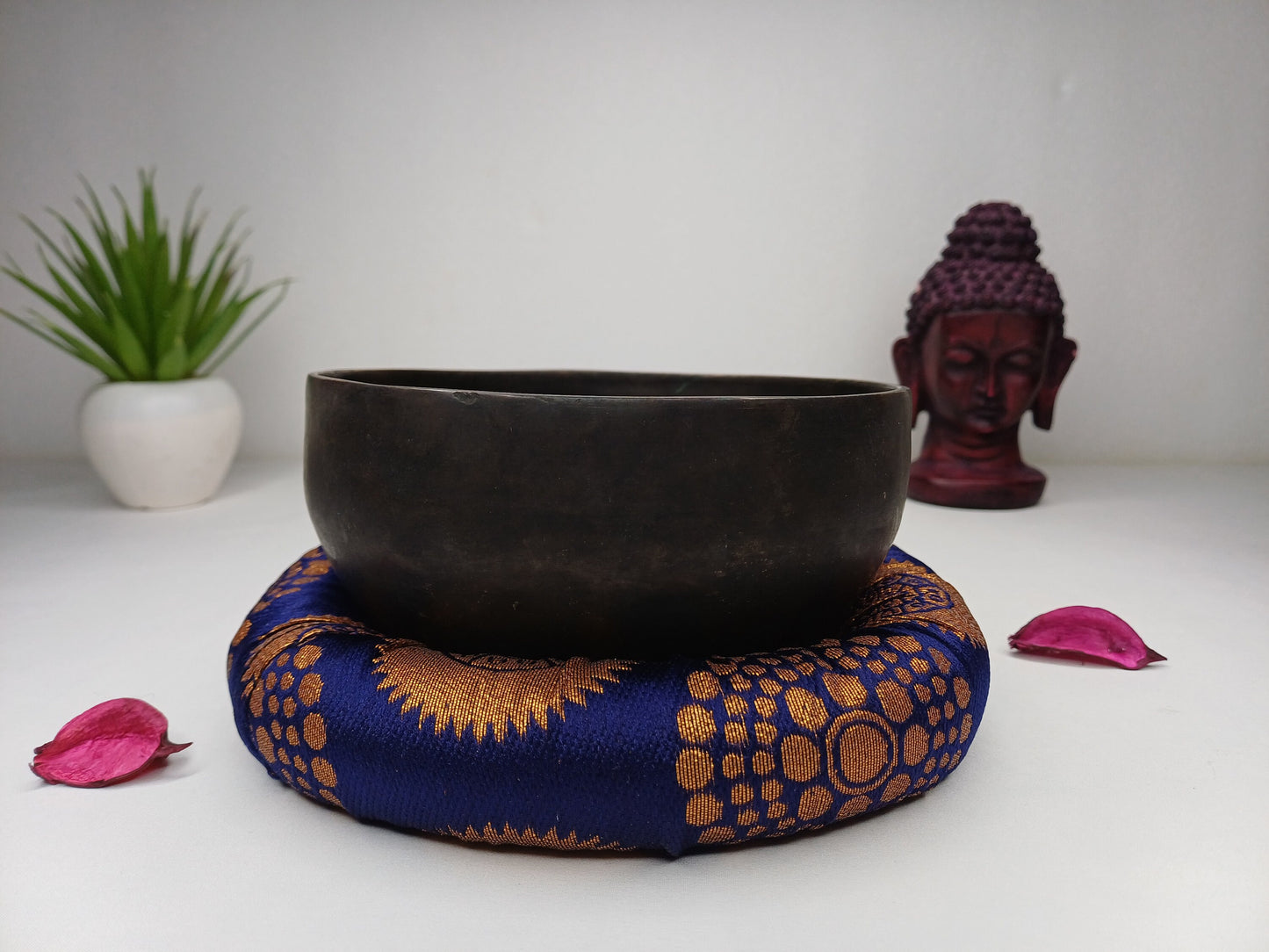 Antique Singing Bowl 5 inch Bowl Handmade Tibetan Singing Bowl of Yoga, Meditation, Chakra Healing, Hand Carved Antique Healing Singing bowl