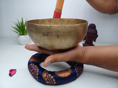 Antique Hand-Hammered Singing Bowl,Handmade Tibetan Singing Bowl ForYoga, Meditation, Chakra Healing, Antique Healing Singing bowl