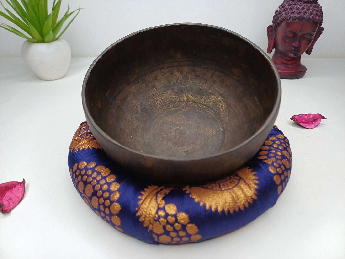 Antique Singing Bowl 5 inch Bowl Handmade Tibetan Singing Bowl of Yoga, Meditation, Chakra Healing, Hand Carved Antique Healing Singing bowl