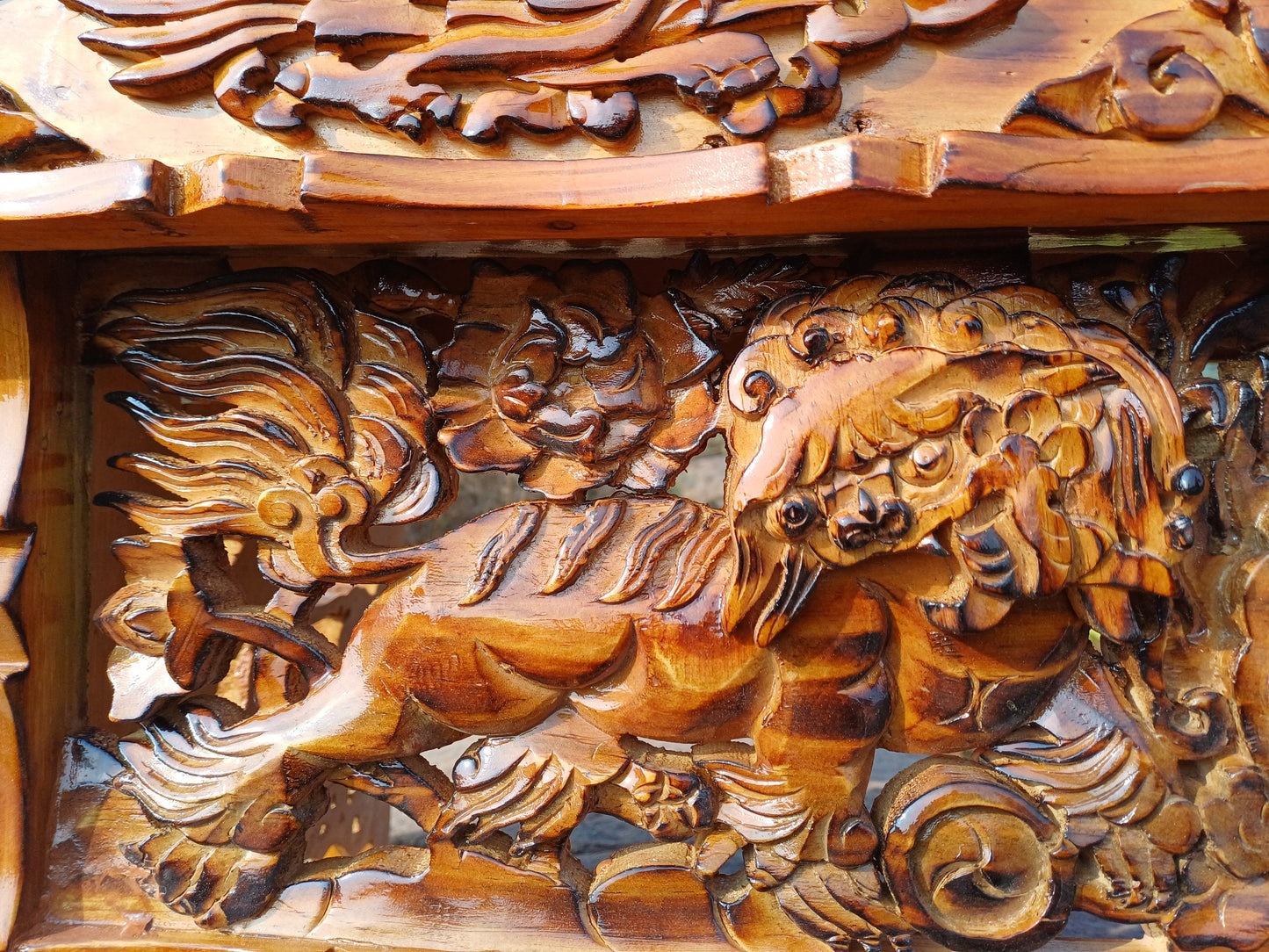 Handcarved Snow Lion Foldable Wooden Tibetan Buddhist Altar,Buddhist Prayer Table,Tibetan Meditation Altar,Traditional Tibetan Table