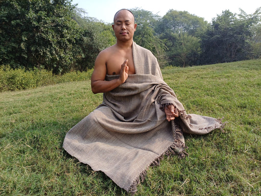 AADI X-Large Thick Brown Ethical Handwoven Pure Himalayan Yak Wool Meditation Blanket,Indian Yak Wool Prayer Wrap,Tibetan YakWool Prayer Zen