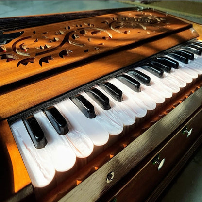 Professional Premium Scale Changer 3 Line 9 Scale Stopper 42 Keys 3.25 Octaves Coupler Teakwood Body Harmonium,Spiritual Kirtan Harmonium