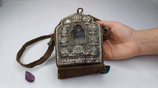 Antique AMITABHA BUDH Tibetan Ghau Shrine,Pocket Tibetan Buddhist Altar,VintagePortable Travel Tibetan Repousse,CopperSilver Ghau Prayer Box