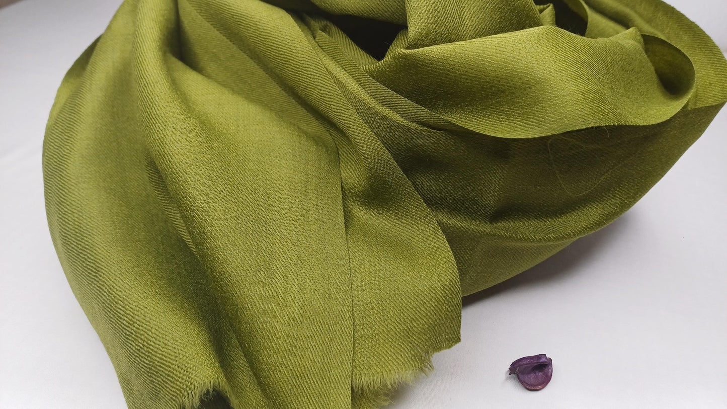 Handwoven Large Lightweight Green Color Authentic Himalayan Cashmere Wool Meditation Shawl,Ethical Cashmere Prayer Yoga Wrap,Wedding Shawl